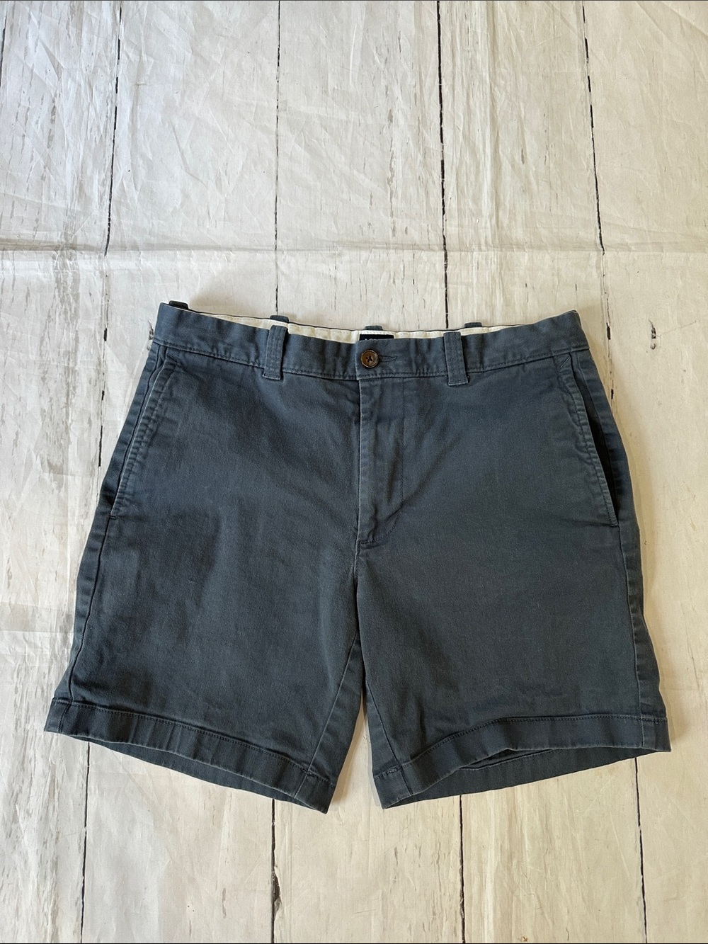J. Crew Factory Washed blue Flat-Front Chino Shorts 32 waist 7 inch inseam